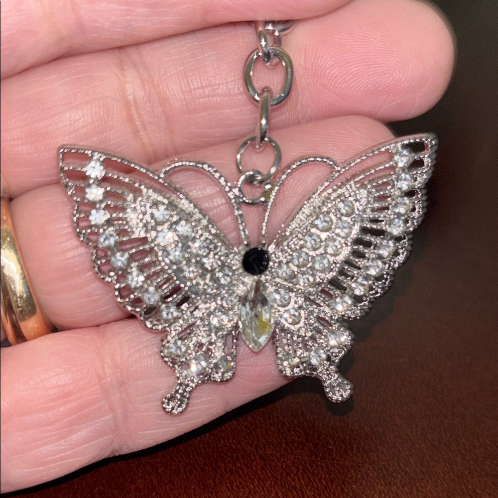 Ellas Shimmering Silver Butterfly Purse Charm/Key Holder - Picture 3 of 5